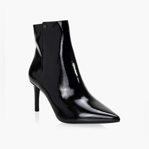 *New* Michael Kors ‘Alina’ flex booties - size 6